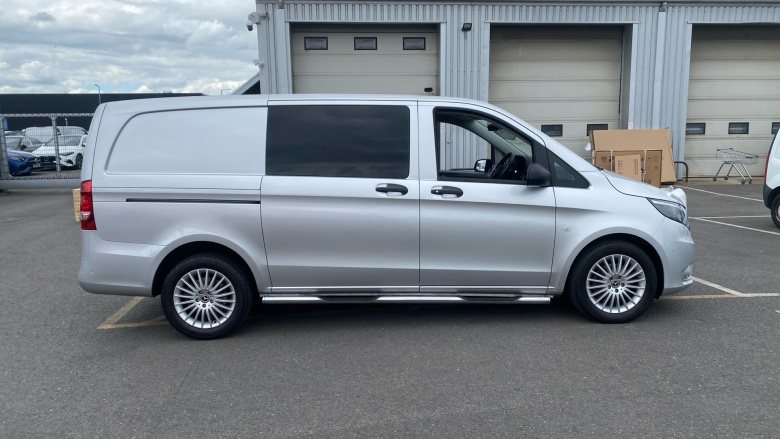 Mercedes-Benz Vito L2 Diesel Rwd 116CDI Premium Crew Van 9G-Tronic